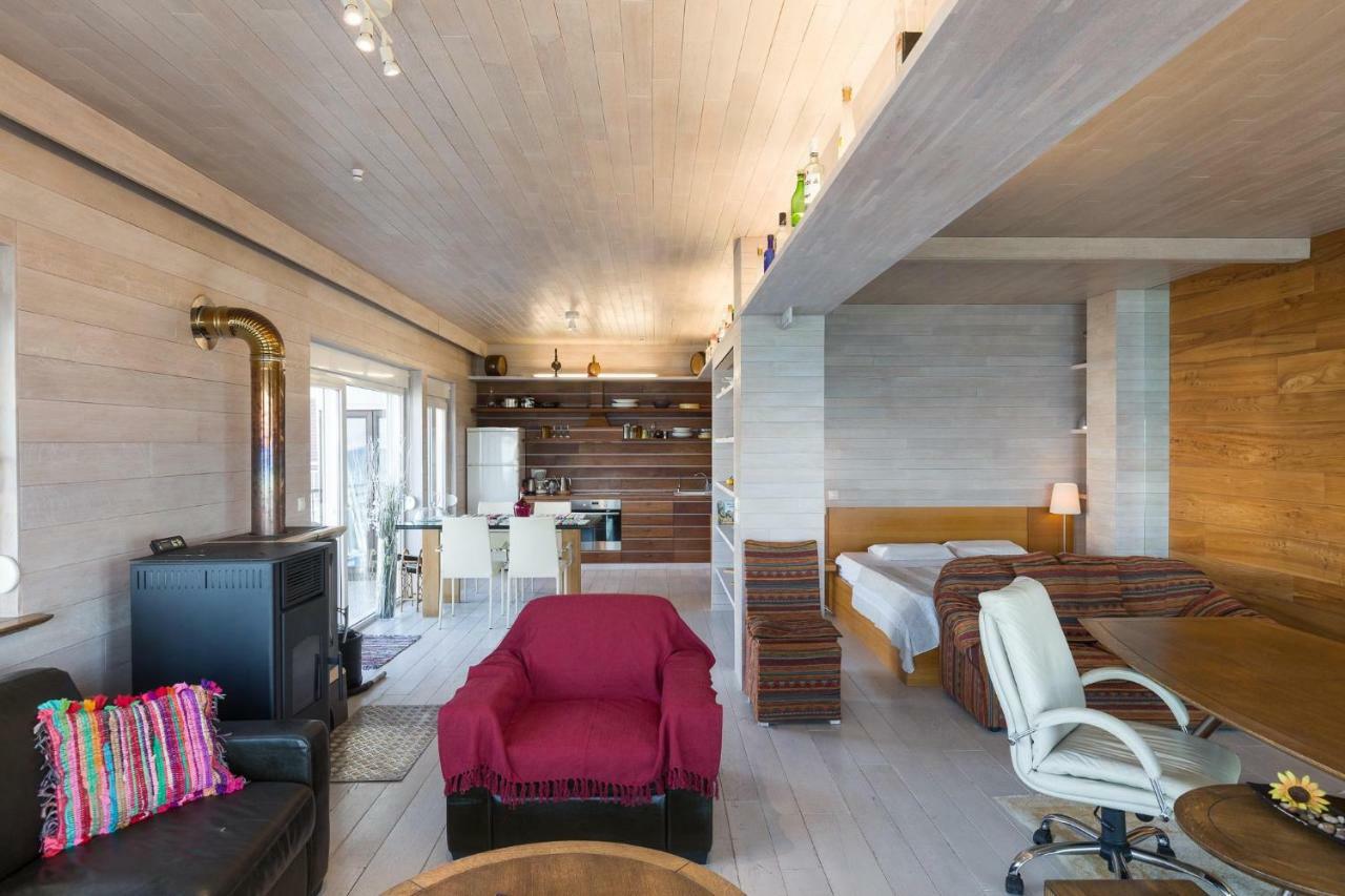 Designer'S Apartment Peraía Екстериор снимка